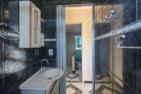 Casa à venda com 125m², 6 quartos e 4 vagas Casa à venda com 125m², 6 quartos e 4 vagasBanheiro da Suíte 2