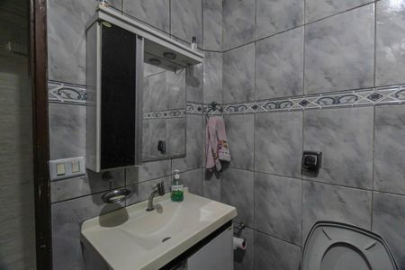 Casa à venda com 125m², 6 quartos e 4 vagas Casa à venda com 125m², 6 quartos e 4 vagasBanheiro 2