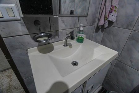 Casa à venda com 125m², 6 quartos e 4 vagas Casa à venda com 125m², 6 quartos e 4 vagasBanheiro 2