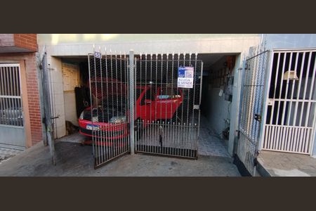 Casa à venda com 125m², 6 quartos e 4 vagas Casa à venda com 125m², 6 quartos e 4 vagasFachada + Placa