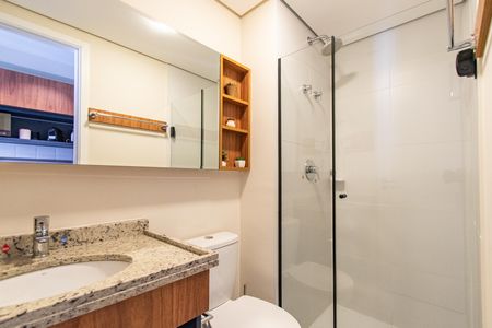 Banheiro de kitnet/studio para alugar com 1 quarto, 24m² em Paraíso, São Paulo
