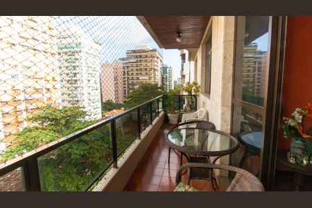 Varanda  de apartamento à venda com 4 quartos, 304m² em Icaraí, Niterói
