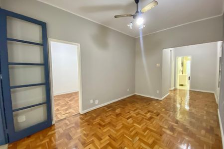 Sala de apartamento à venda com 2 quartos, 75m² em Copacabana, Rio de Janeiro