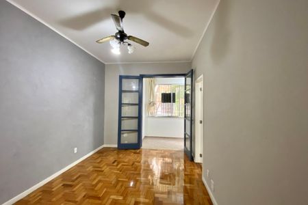 Sala de apartamento à venda com 2 quartos, 75m² em Copacabana, Rio de Janeiro