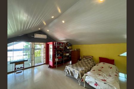 Casa à venda com 234m², 4 quartos e 1 vaga Casa à venda com 234m², 4 quartos e 1 vagaSuíte 3