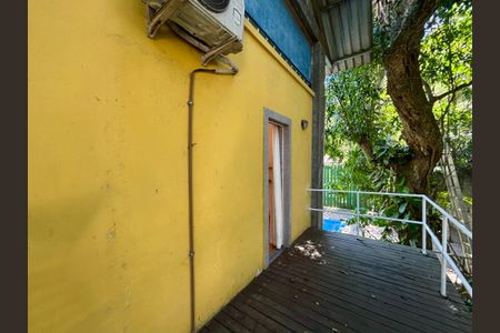 Casa à venda com 234m², 4 quartos e 1 vaga Casa à venda com 234m², 4 quartos e 1 vagaVaranda da Suíte 1