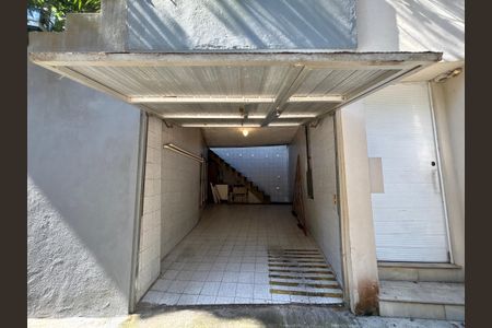 Casa à venda com 234m², 4 quartos e 1 vaga Casa à venda com 234m², 4 quartos e 1 vagaGaragem