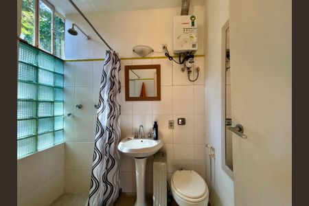 Casa à venda com 234m², 4 quartos e 1 vaga Casa à venda com 234m², 4 quartos e 1 vagaBanheiro da Suíte 2