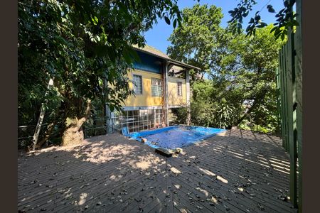 Casa à venda com 234m², 4 quartos e 1 vaga Casa à venda com 234m², 4 quartos e 1 vagaCobertura