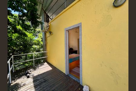 Casa à venda com 234m², 4 quartos e 1 vaga Casa à venda com 234m², 4 quartos e 1 vagaVaranda da Suíte 2