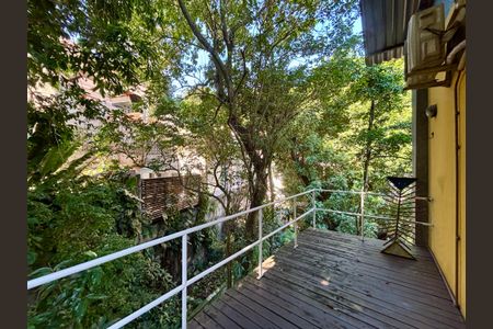 Casa à venda com 234m², 4 quartos e 1 vaga Casa à venda com 234m², 4 quartos e 1 vagaVaranda da Suíte 1