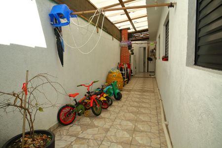 Casa à venda com 157m², 3 quartos e 2 vagasCorredor Lateral