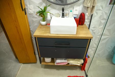 Casa à venda com 157m², 3 quartos e 2 vagasBanheiro