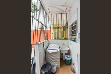Casa à venda com 500m², 8 quartos e 6 vagas Casa à venda com 500m², 8 quartos e 6 vagasÁrea de Serviço