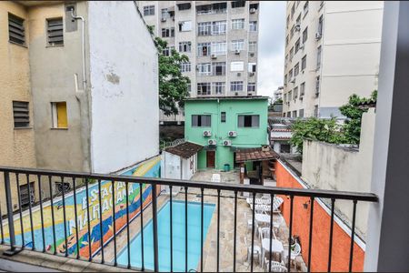 Casa à venda com 500m², 8 quartos e 6 vagas Casa à venda com 500m², 8 quartos e 6 vagasQuarto 6