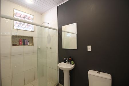 Casa de condomínio à venda com 250m², 3 quartos e 5 vagasBanheiro Social