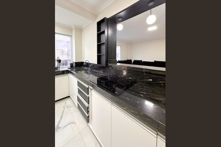 Apartamento para alugar com 119m², 2 quartos e 2 vagasCozinha