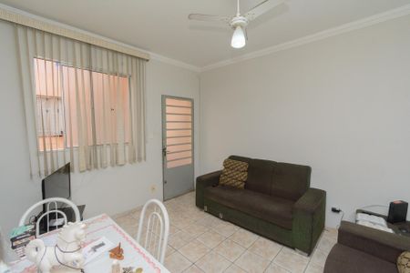 Sala de apartamento para alugar com 2 quartos, 50m² em Jardim Riacho das Pedras, Contagem