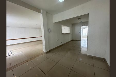 Casa à venda com 134m², 3 quartos e 3 vagasSala