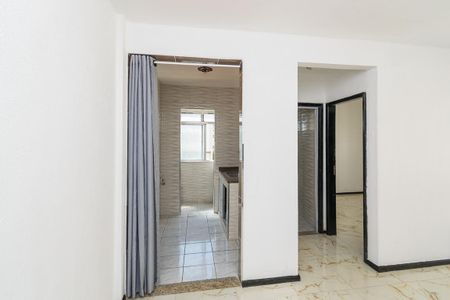 Sala de apartamento para alugar com 1 quarto, 35m² em Irajá, Rio de Janeiro