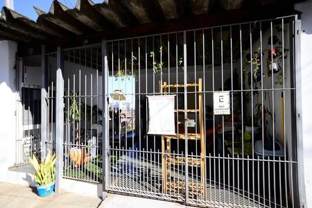 Fachada de casa à venda com 4 quartos, 120m² em Vila Monumento, São Paulo