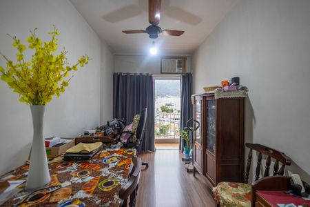 Apartamento à venda com 71m², 1 quarto e 1 vagaSala