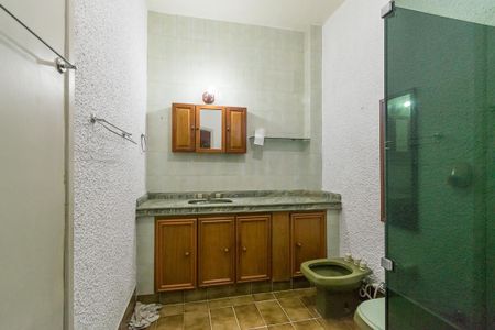 Casa à venda com 210m², 2 quartos e 4 vagasBanheiro da Suíte