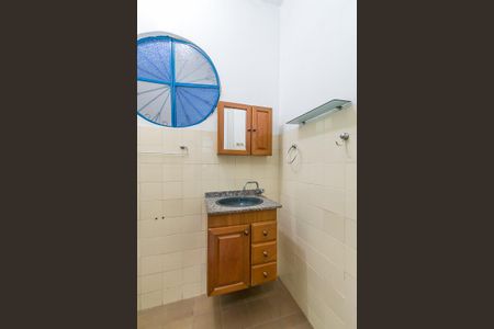 Casa à venda com 210m², 2 quartos e 4 vagasBanheiro de serviço