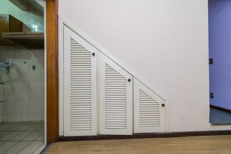 Casa à venda com 210m², 2 quartos e 4 vagasCopa - Armário