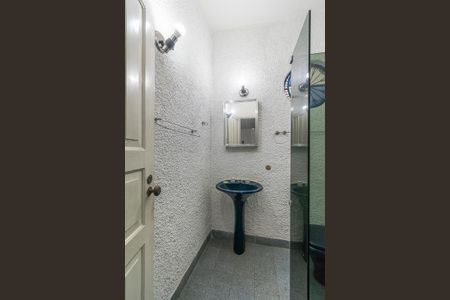 Casa à venda com 210m², 2 quartos e 4 vagasBanheiro Social