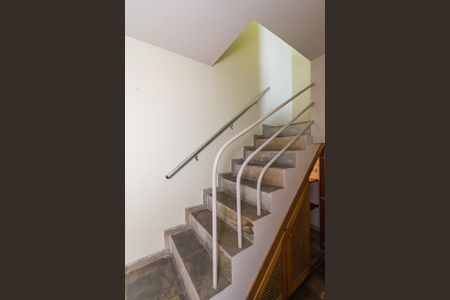 Casa à venda com 210m², 2 quartos e 4 vagasSala do 2º andar - Acesso ao terraço