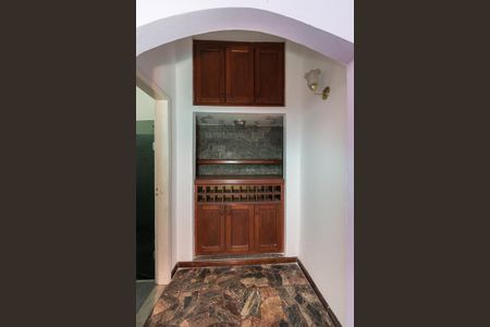 Casa à venda com 210m², 2 quartos e 4 vagasSala - Armário