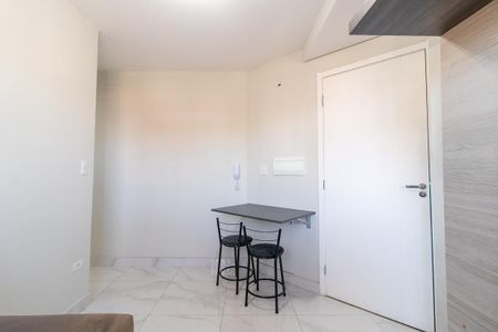 Sala de apartamento para alugar com 1 quarto, 30m² em Capão Raso, Curitiba