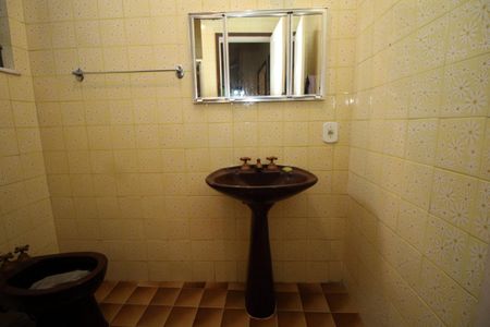 Casa à venda com 297m², 4 quartos e sem vagaBanheiro 2