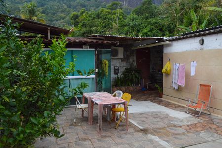 Studio à venda com 32m², 1 quarto e sem vagaQuintal
