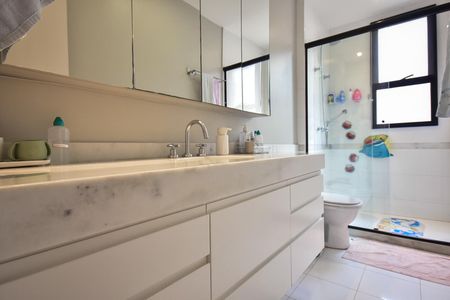 Apartamento para alugar com 178m², 3 quartos e 2 vagasBanheiro da Suíte 1