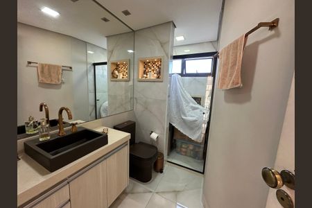 Apartamento para alugar com 240m², 3 quartos e 3 vagasBanheiro