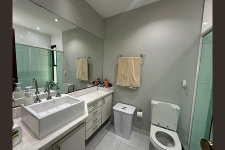 Apartamento para alugar com 240m², 3 quartos e 3 vagasBanheiro Social 1