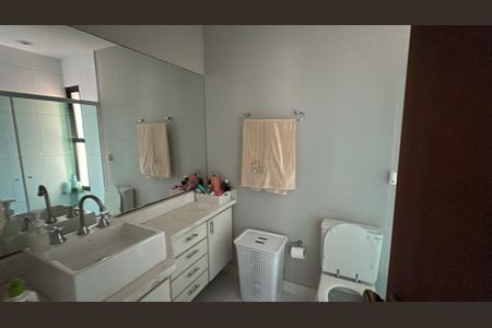 Apartamento para alugar com 240m², 3 quartos e 3 vagasBanheiro Social 1