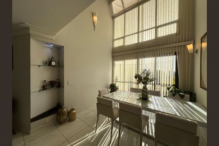 Apartamento para alugar com 240m², 3 quartos e 3 vagasSala