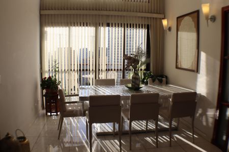 Apartamento para alugar com 240m², 3 quartos e 3 vagasSala