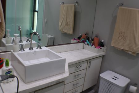 Apartamento para alugar com 240m², 3 quartos e 3 vagasBanheiro Social 1