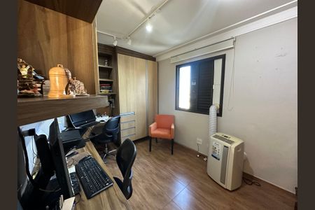 Apartamento para alugar com 240m², 3 quartos e 3 vagasEscritório