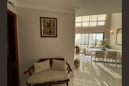 Apartamento para alugar com 240m², 3 quartos e 3 vagasSala