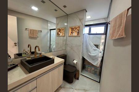 Apartamento para alugar com 240m², 3 quartos e 3 vagasBanheiro Social 2