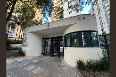 Apartamento para alugar com 240m², 3 quartos e 3 vagasFachada e portaria