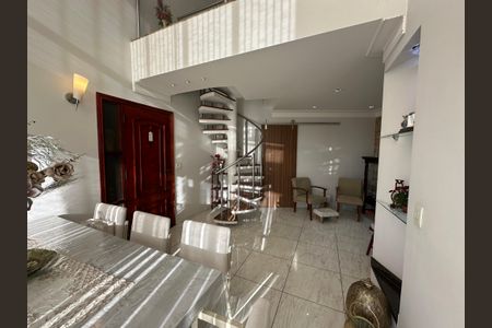 Apartamento para alugar com 240m², 3 quartos e 3 vagasSala
