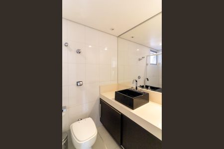 Apartamento à venda com 66m², 2 quartos e 1 vagaBanheiro Social