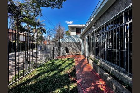 Casa à venda com 250m², 3 quartos e 2 vagas Casa à venda com 250m², 3 quartos e 2 vagasJardim