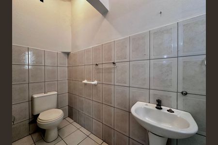 Casa à venda com 250m², 3 quartos e 2 vagas Casa à venda com 250m², 3 quartos e 2 vagasLavabo